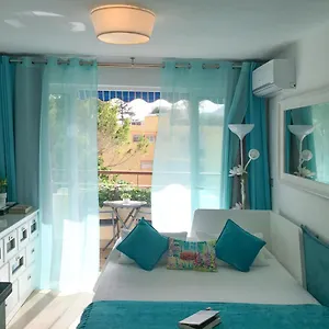 Apartamento Luminoso Estudio A Pie De Playa, Estepona